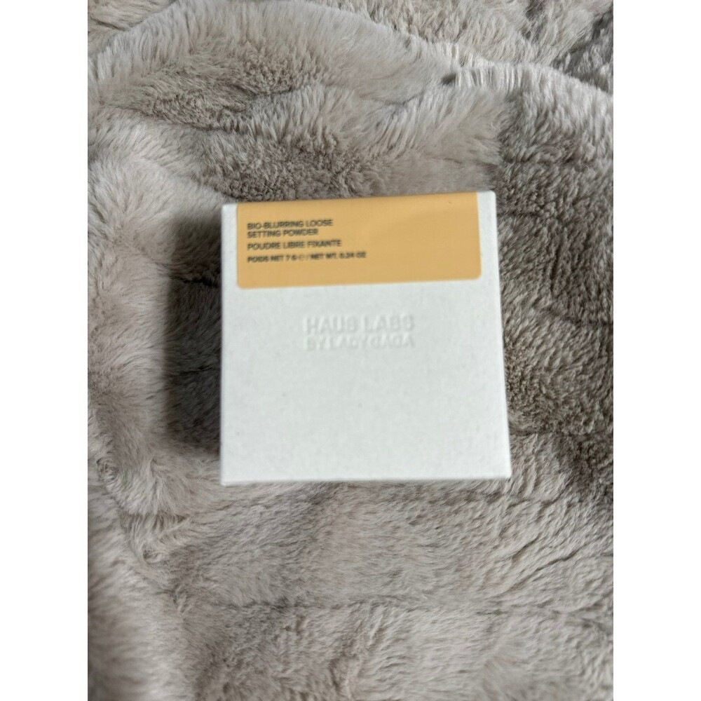 Bio-Blurring Loose Setting Powder Golden - Picture 2 of 5